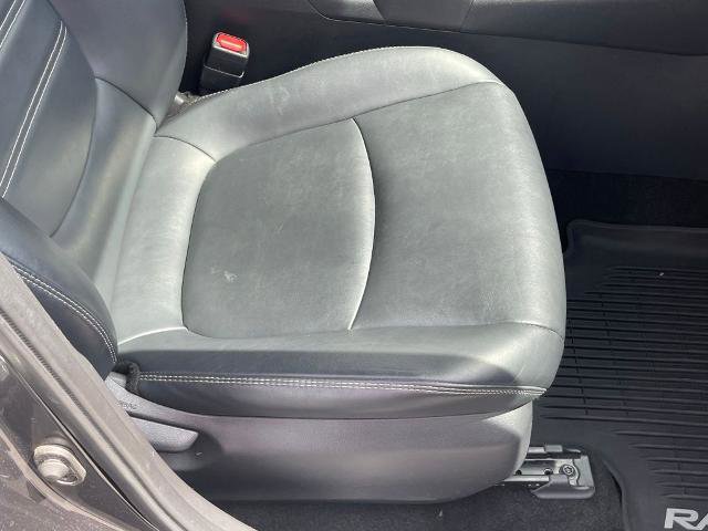Used 2019 Toyota RAV4 XLE Premium w/ Cold Weather Package AWD/4WD image 19