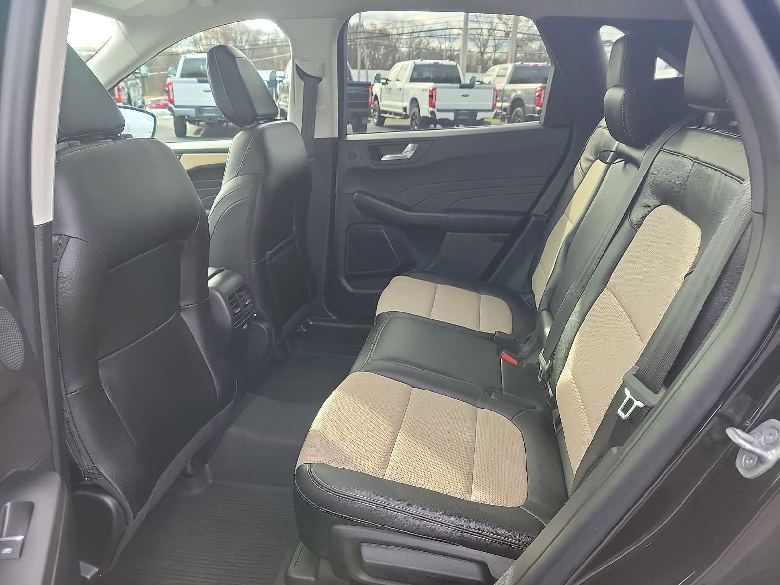 Certified 2022 Ford Escape Titanium w/ Titanium Elite Package image 10