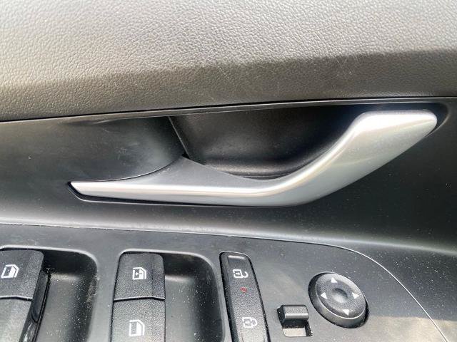 Used 2025 Hyundai Elantra SEL FWD image 14