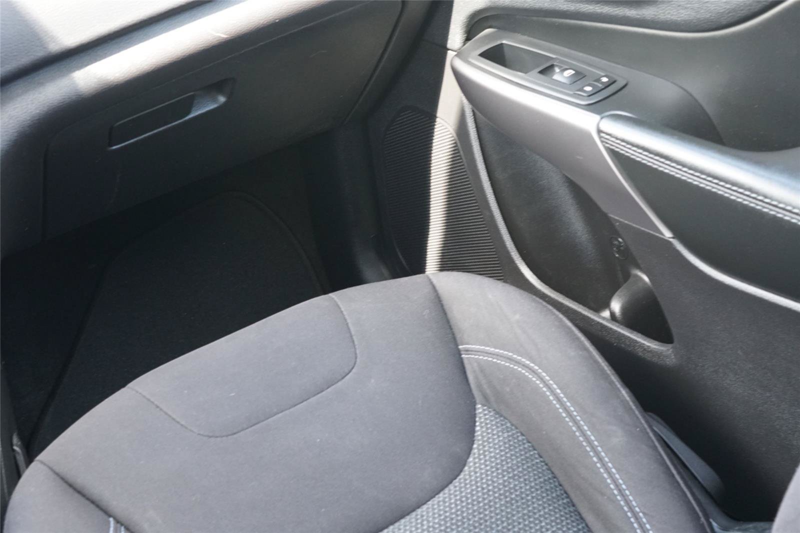 Used 2020 Jeep Cherokee Latitude FWD image 25