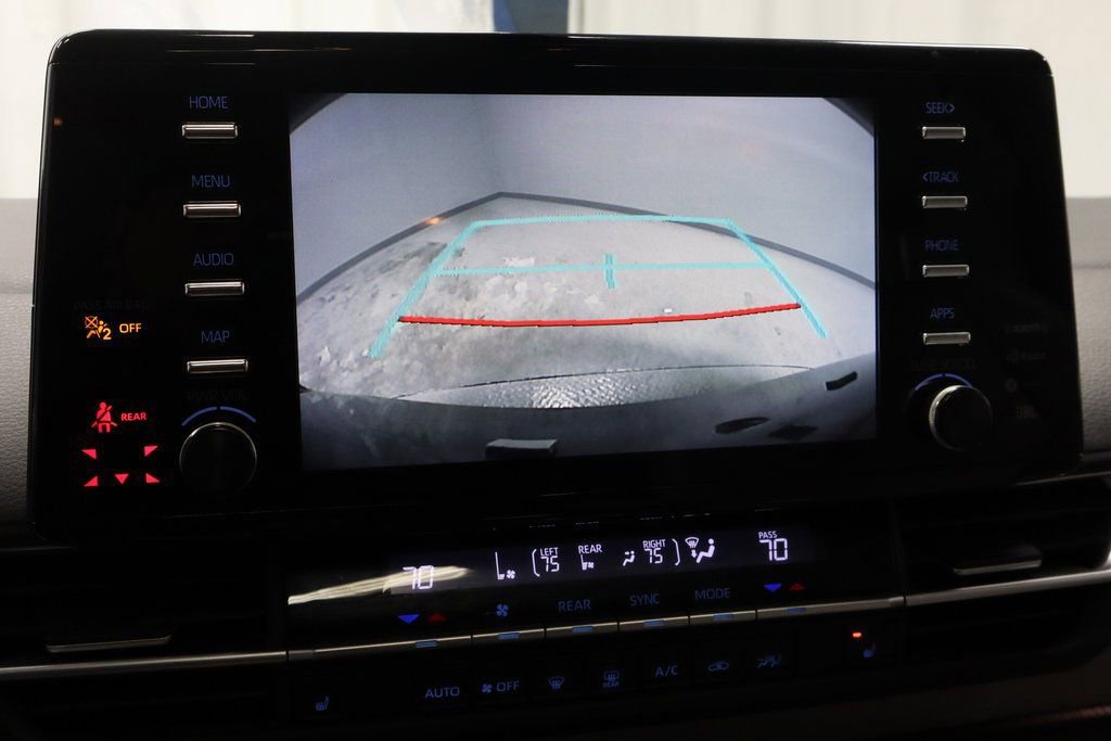 Used 2022 Toyota Sienna XLE w/ XLE Plus Package image 11