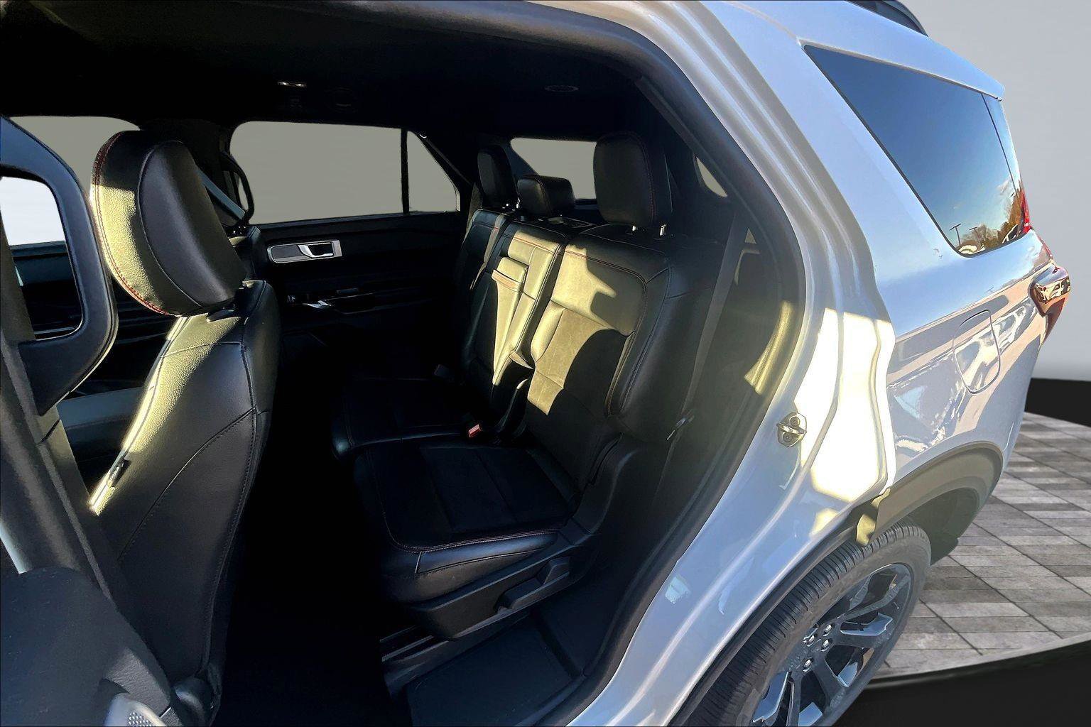 Certified 2023 Ford Explorer ST-Line image 17