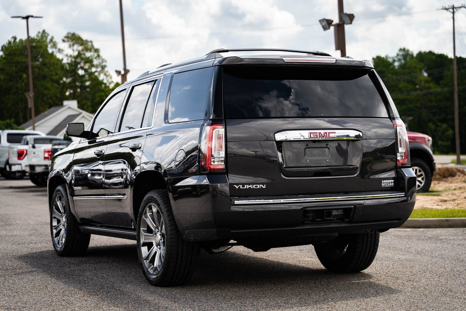 Used 2017 GMC Yukon Denali w/ Open Road Package RWD image 5
