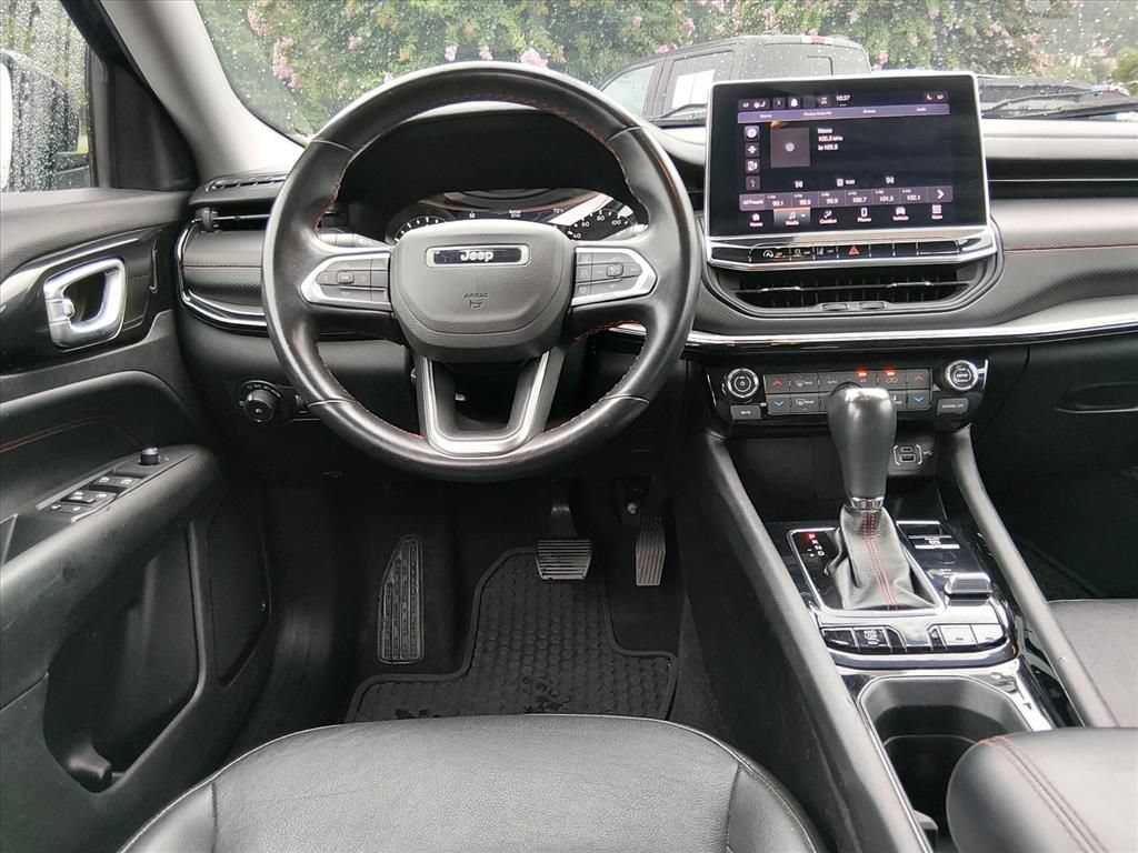 Used 2022 Jeep Compass Trailhawk w/ Trailhawk Convenience Group AWD/4WD image 11