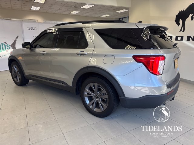 Certified 2024 Ford Explorer XLT w/ Equipment Group 202A RWD image 6
