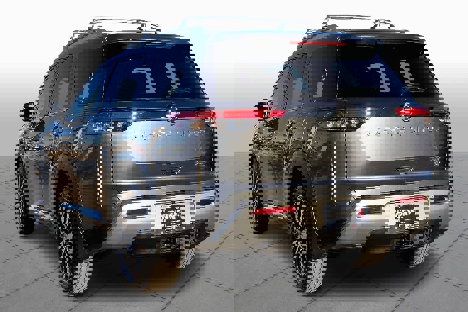 Used 2022 Nissan Pathfinder Platinum w/ Cargo Package image 4