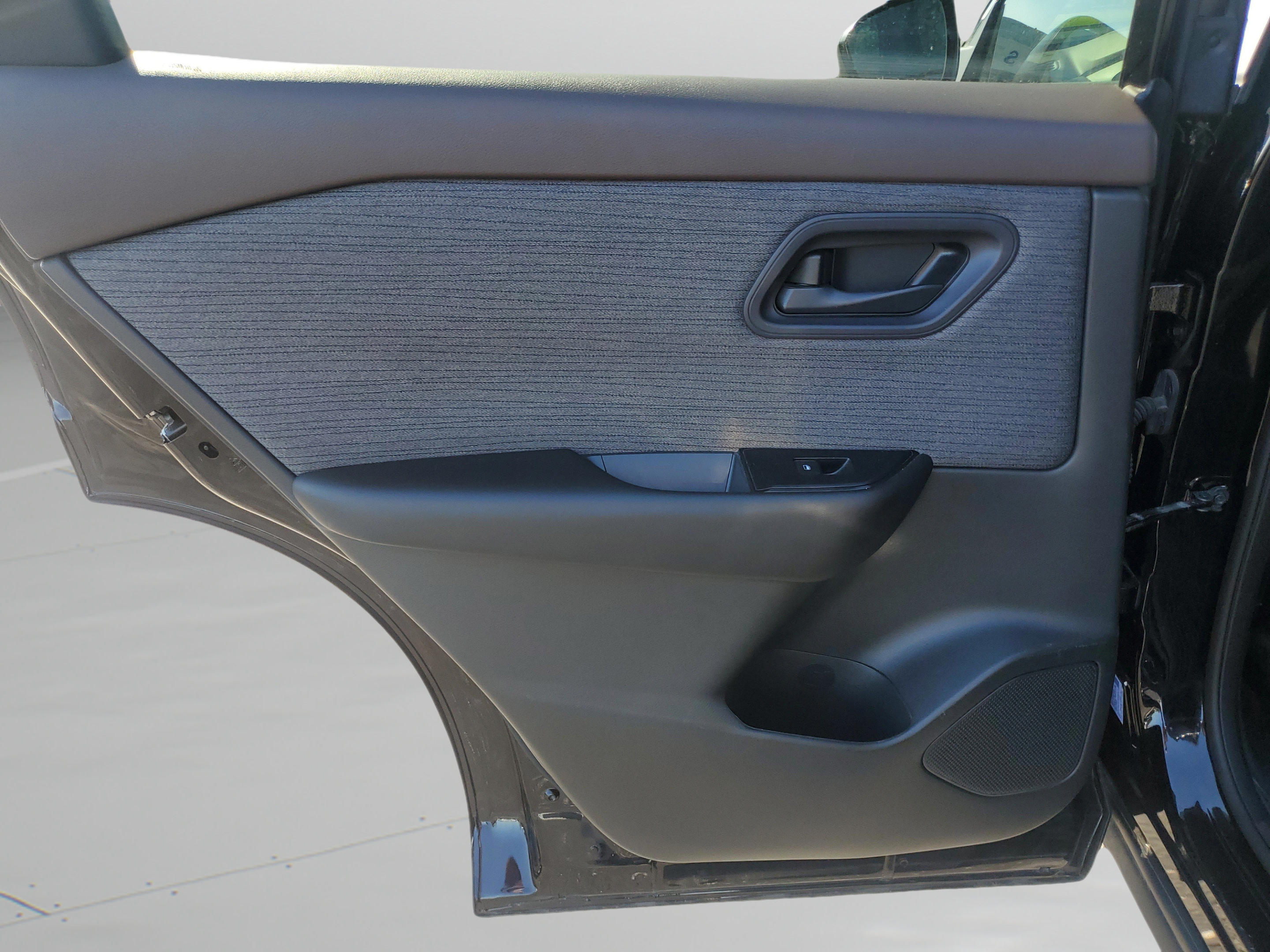 Used 2023 Nissan Rogue S FWD image 13
