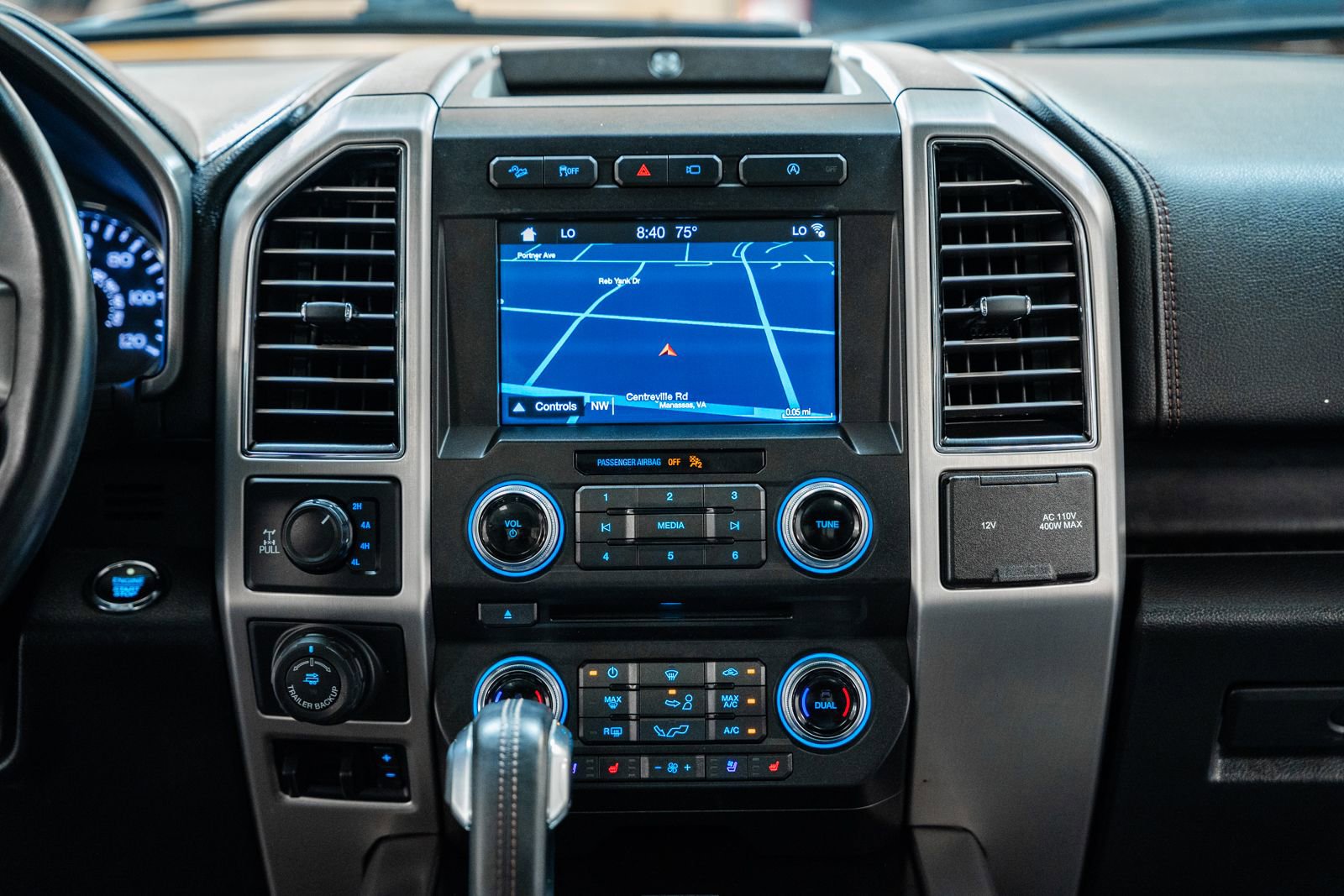 Certified 2018 Ford F150 Platinum w/ Equipment Group 701A Luxury image 32