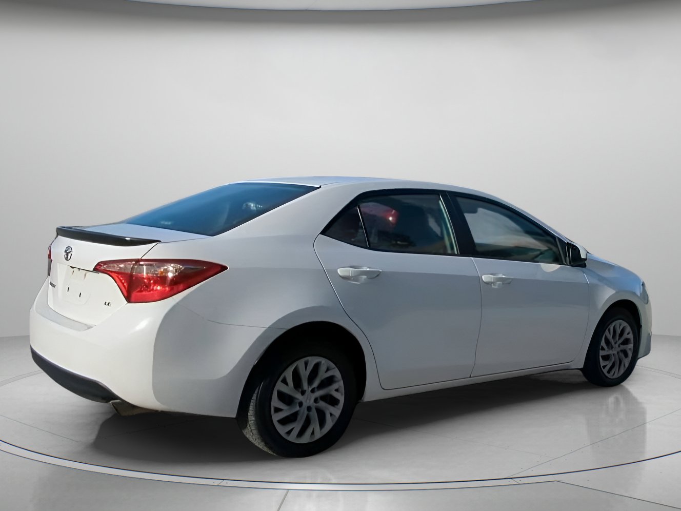 Used 2018 Toyota Corolla LE image 28