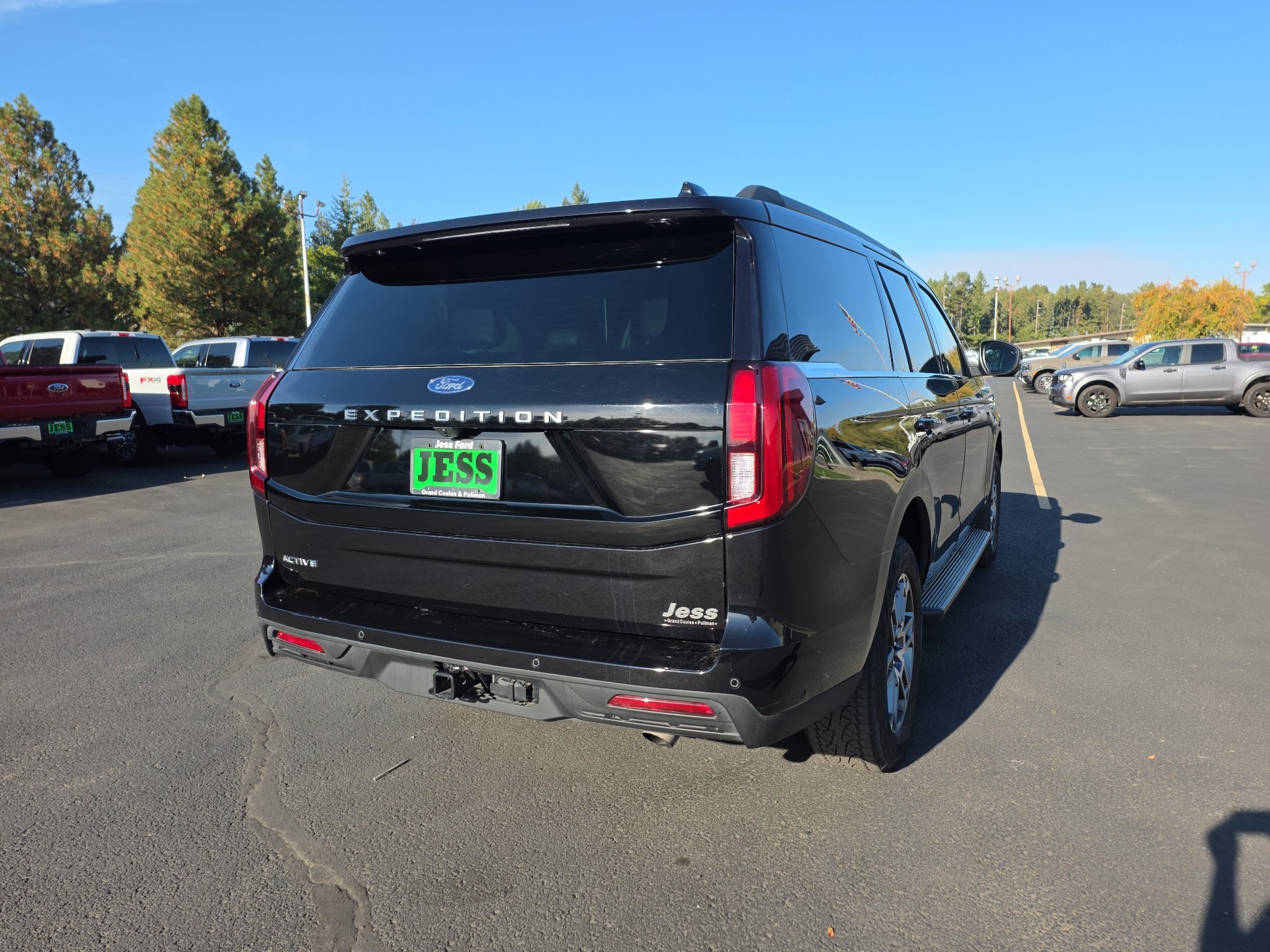 Certified 2025 Ford Expedition Active AWD/4WD image 18