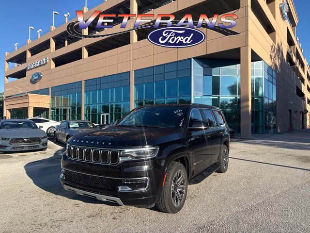Used 2024 Jeep Wagoneer Series II w/ Flexible Seating Group AWD/4WD image 1