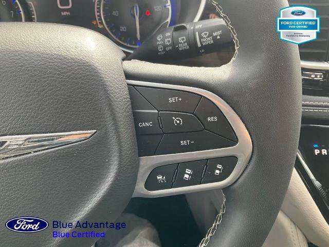 Used 2024 Chrysler Pacifica Limited image 16