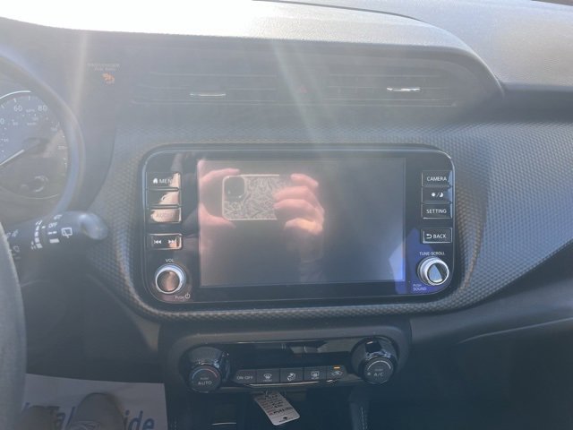 Used 2022 Nissan Kicks SV image 14