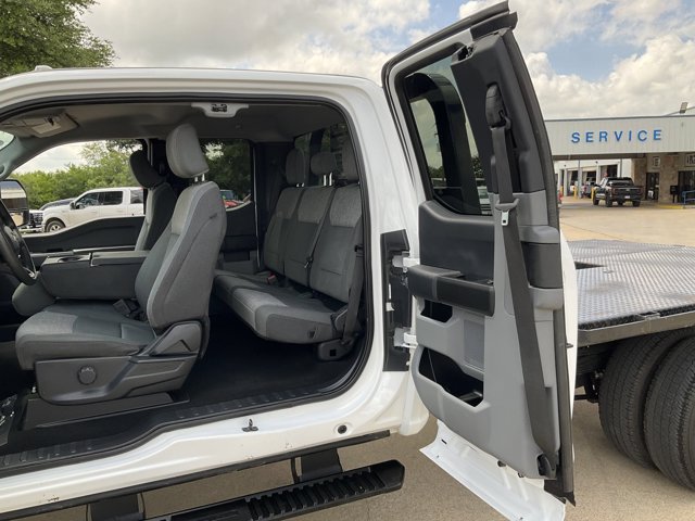 Certified 2025 Ford F350 XLT AWD/4WD image 9