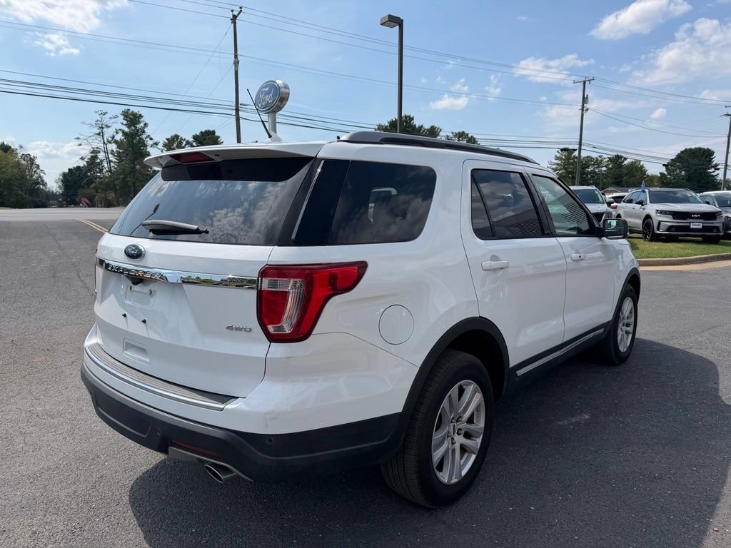 Certified 2018 Ford Explorer XLT w/ Equipment Group 202A AWD/4WD image 4