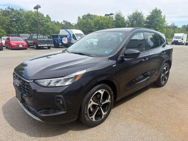 Certified 2023 Ford Escape ST-Line Select w/ Tech Pack #2 AWD/4WD image 3