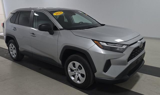 Used 2024 Toyota RAV4 LE AWD/4WD image 2