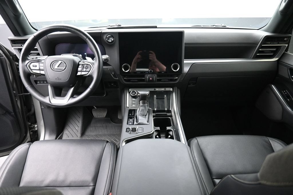 Used 2024 Lexus GX 550 AWD/4WD image 12