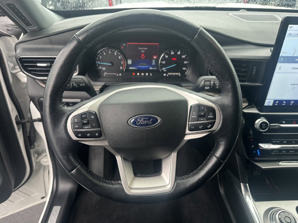 Certified 2022 Ford Explorer Limited w/ Limited Technology Package AWD/4WD image 14