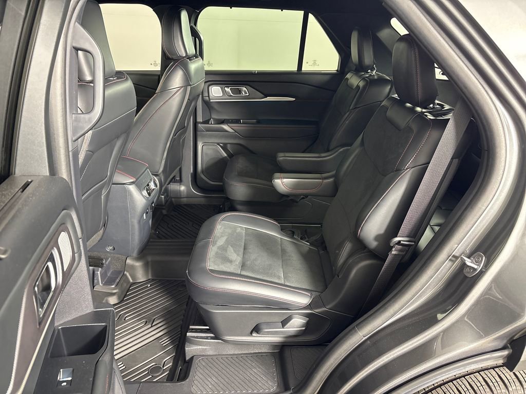 Certified 2025 Ford Explorer ST image 31