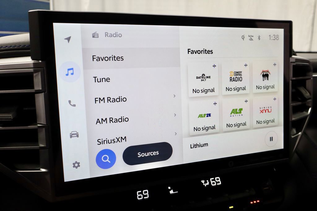 Used 2024 Toyota Tundra Platinum AWD/4WD image 10