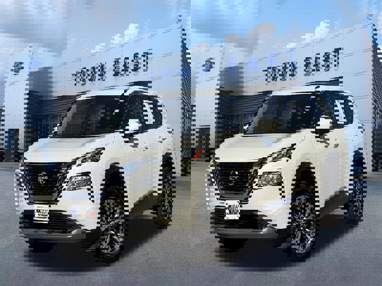 Used 2023 Nissan Rogue SV