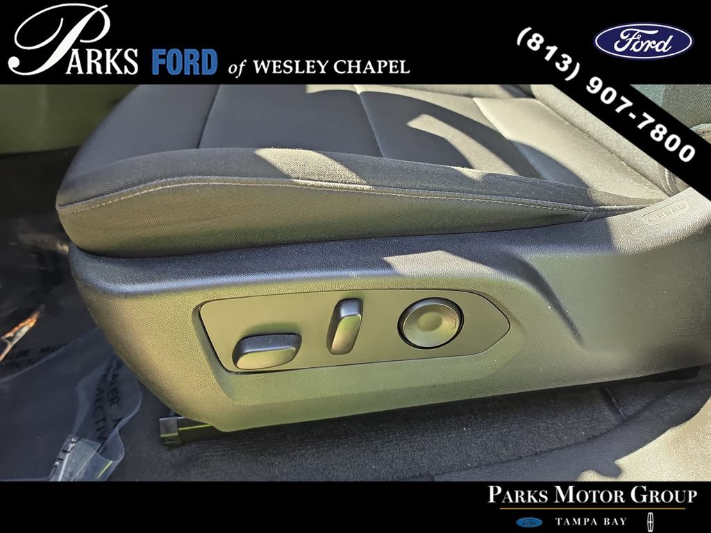 Used 2023 Chevrolet Colorado W/T w/ WT Convenience Package II RWD image 17