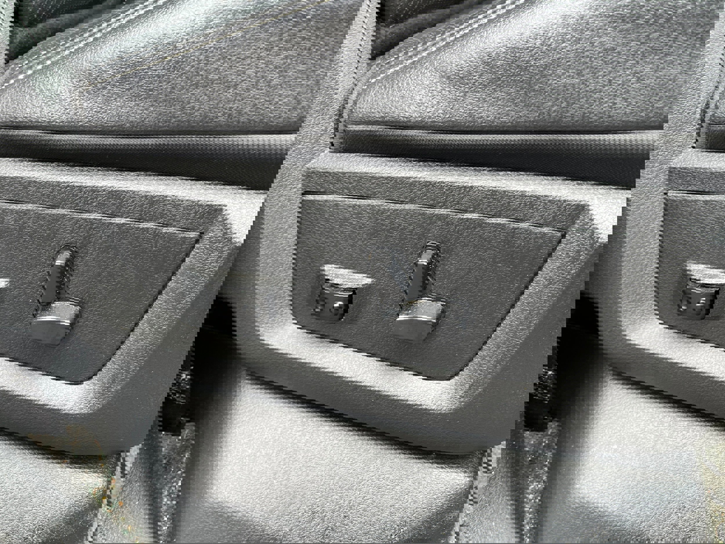 Used 2018 RAM 1500 Laramie w/ Convenience Group image 18