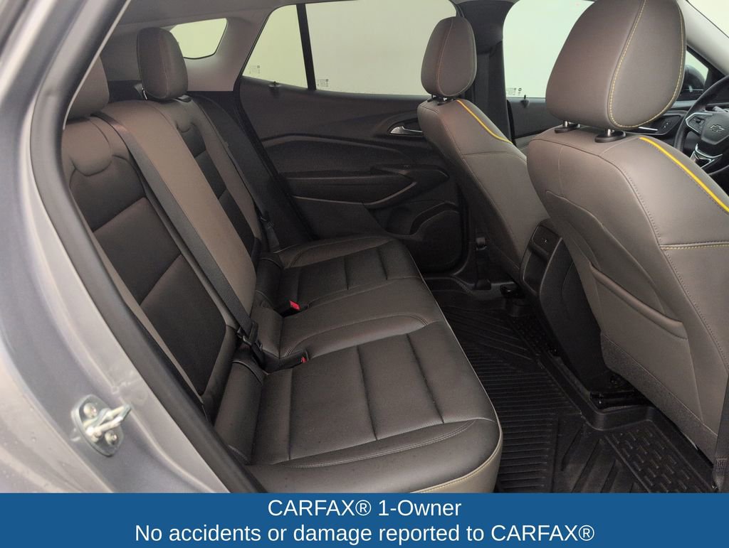 Used 2025 Chevrolet Trax ACTIV w/ Sunroof Package FWD image 17