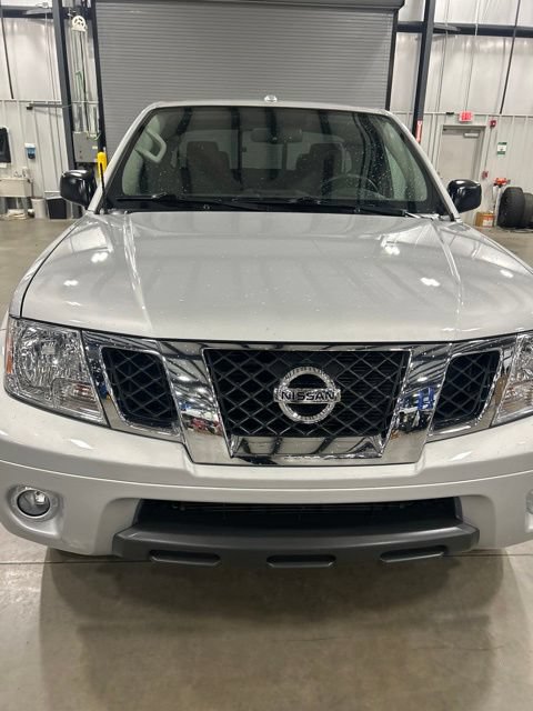 Used 2017 Nissan Frontier SV w/ SV Value Truck Package RWD image 5