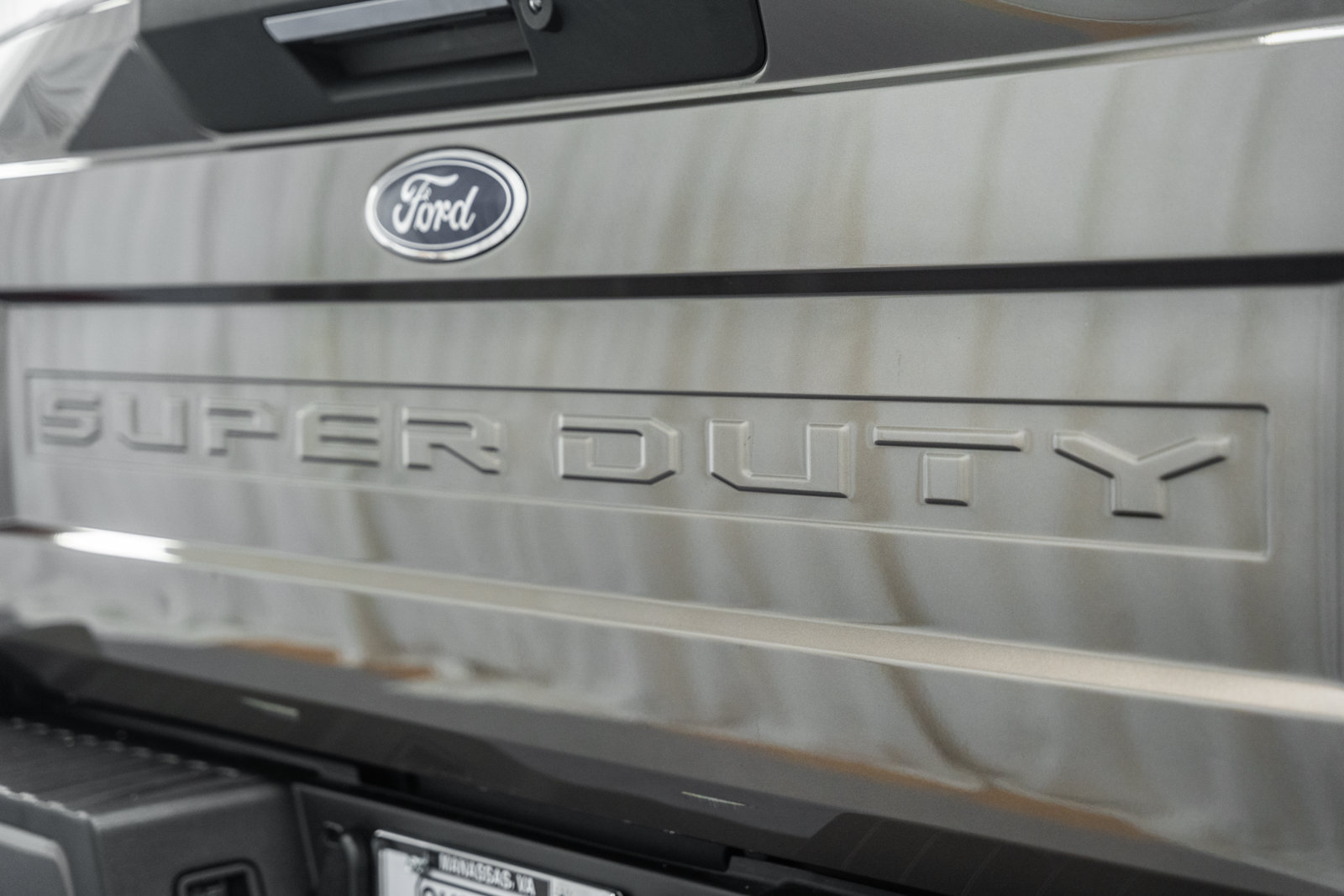 Certified 2022 Ford F350 Lariat w/ Tremor Off-Road Package AWD/4WD image 7