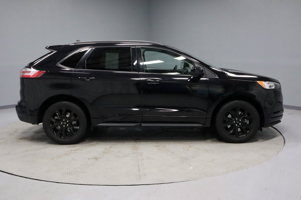 Certified 2022 Ford Edge SE w/ Black Appearance Package image 11