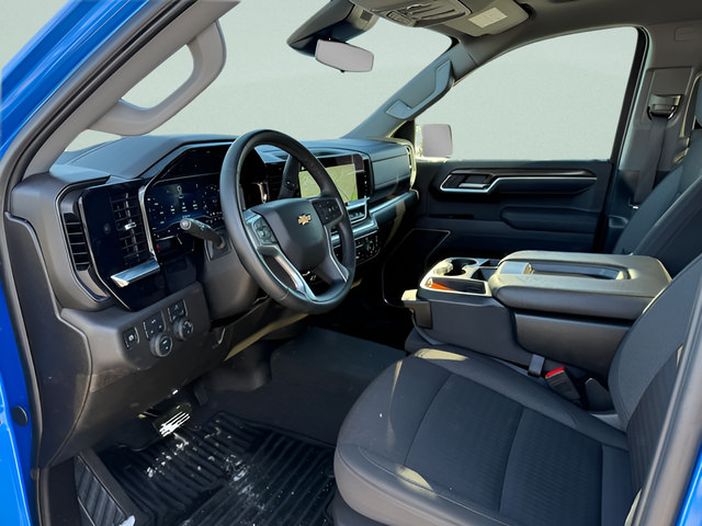 Used 2025 Chevrolet Silverado 1500 LT AWD/4WD image 3