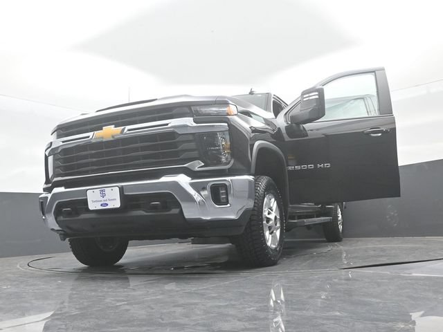 Used 2025 Chevrolet Silverado 2500 LT w/ Convenience Package AWD/4WD image 31