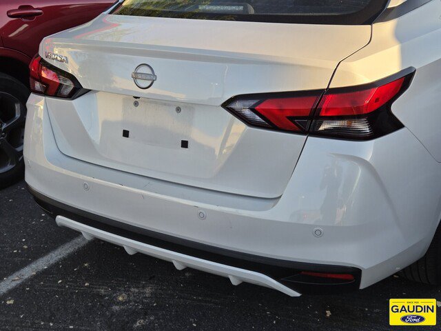 Used 2025 Nissan Versa SV FWD image 3