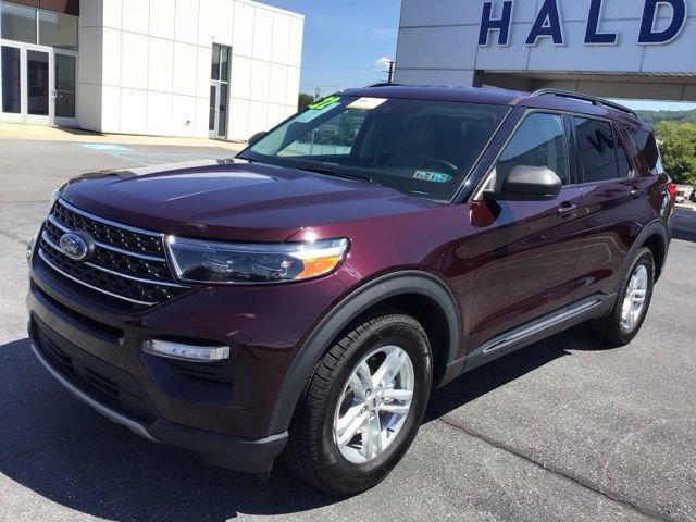 Certified 2022 Ford Explorer XLT w/ Equipment Group 202A AWD/4WD image 2