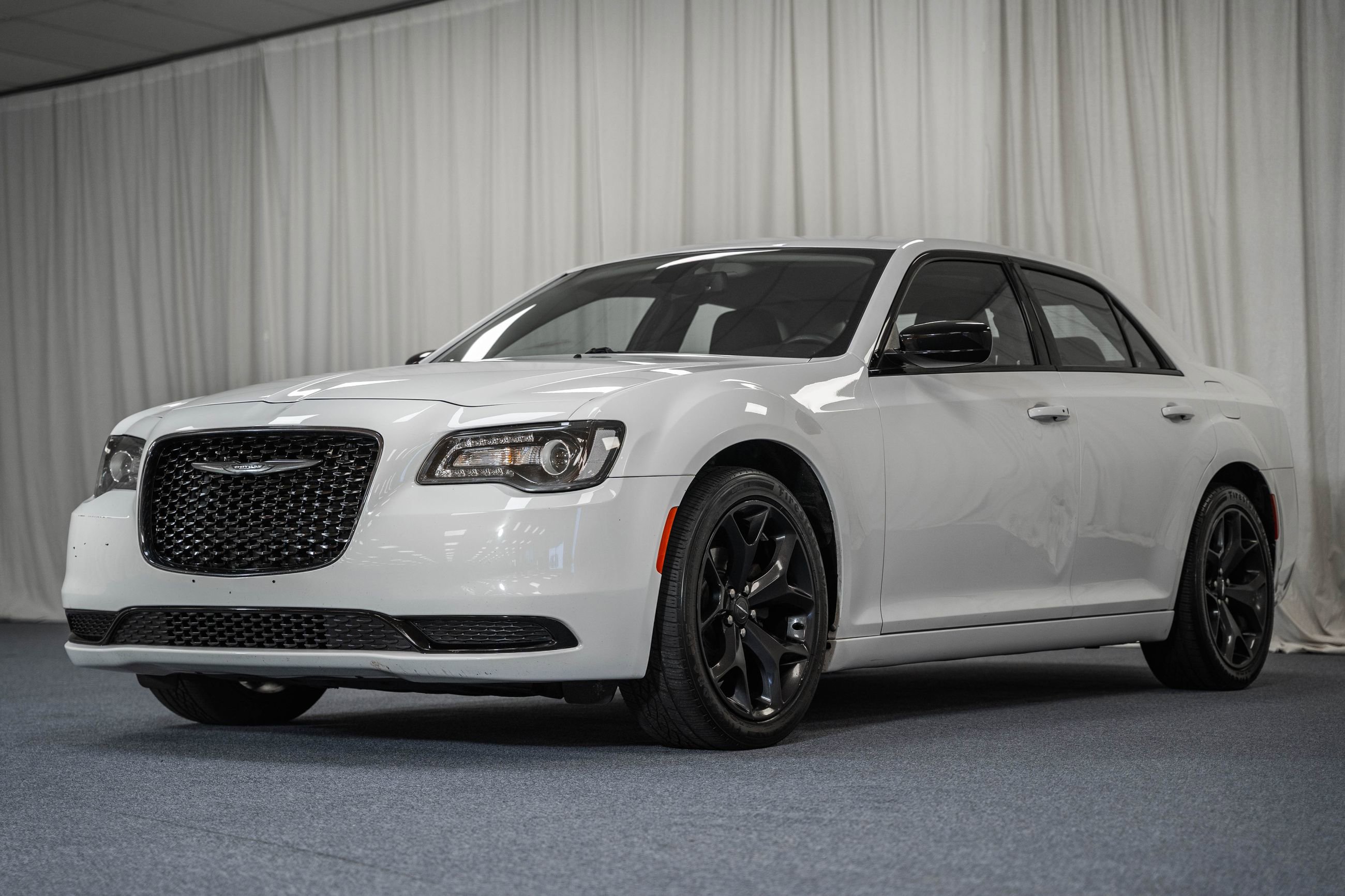 Used 2021 Chrysler 300 Touring w/ Sport Appearance Package image 3