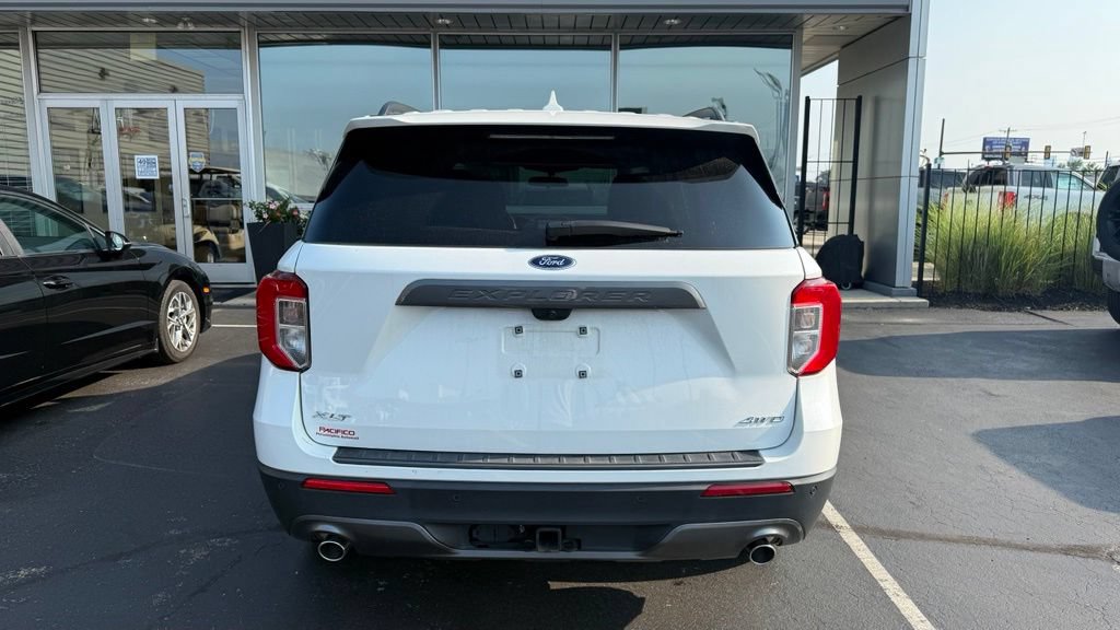 Certified 2023 Ford Explorer XLT w/ Equipment Group 202A AWD/4WD image 6