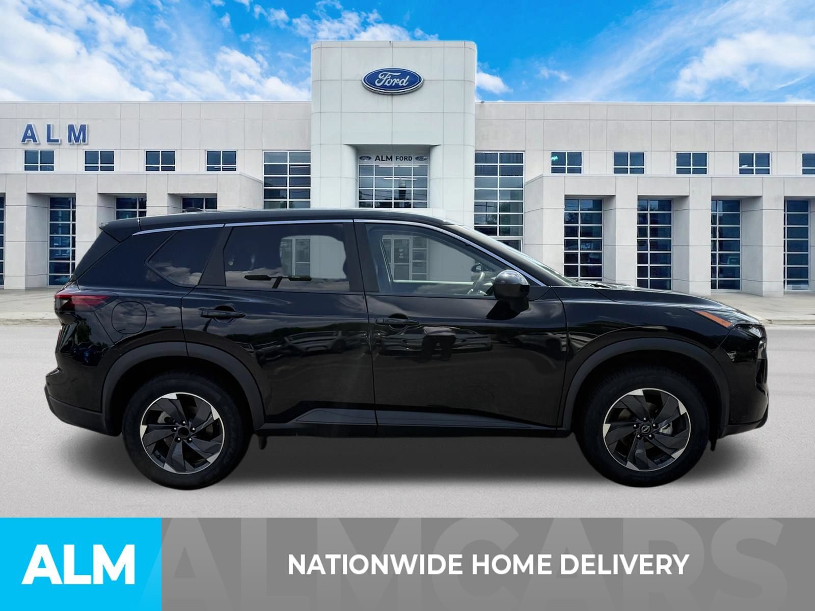 Used 2025 Nissan Rogue SV FWD image 4