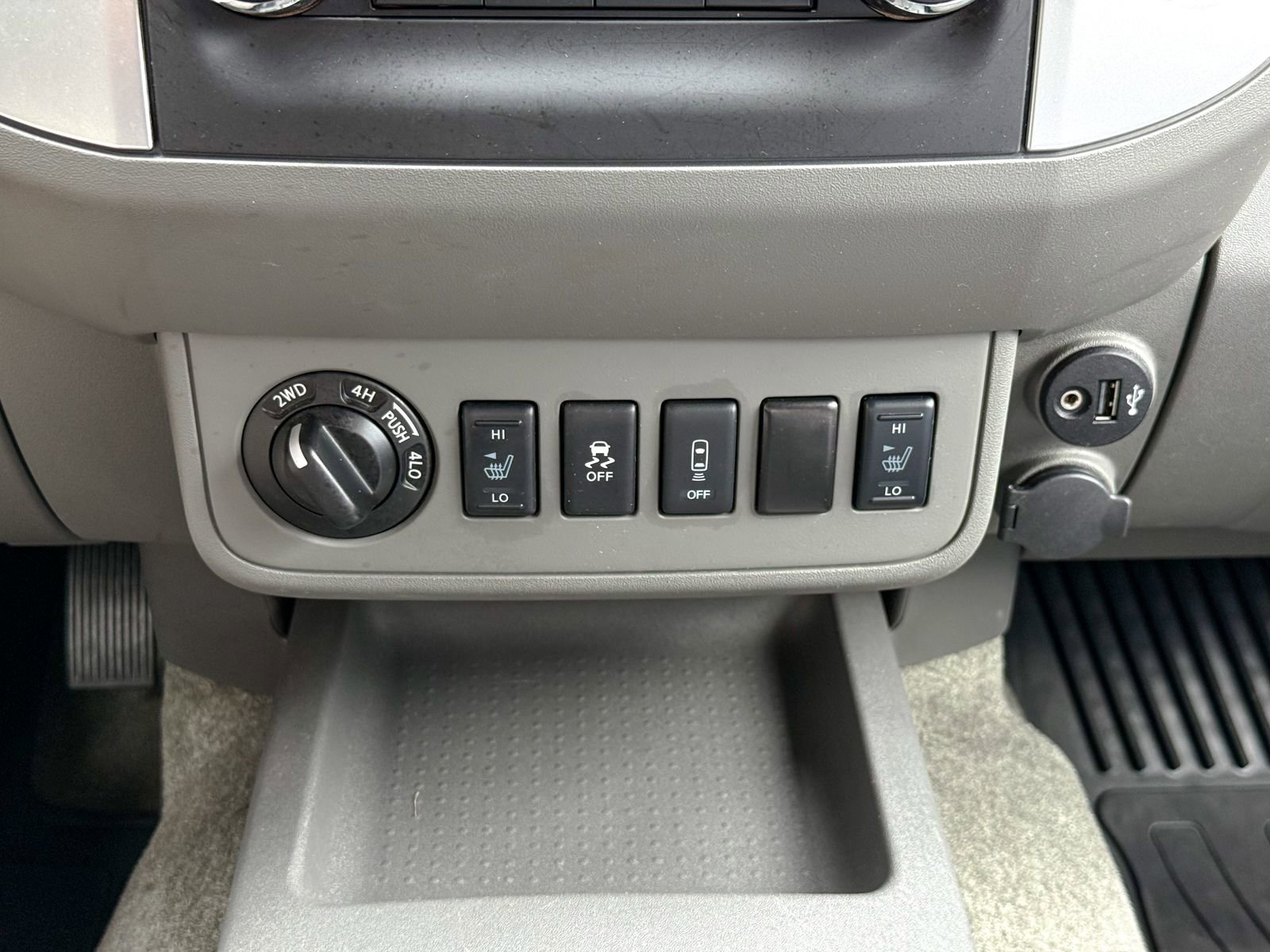Used 2018 Nissan Frontier SV w/ Value Truck Package AWD/4WD image 25