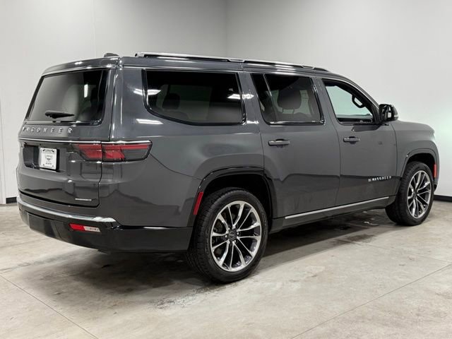 Used 2022 Jeep Wagoneer Series III w/ Premium Group I AWD/4WD image 12