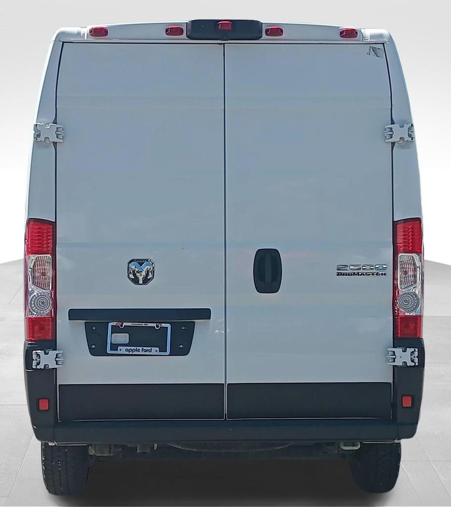 Used 2024 RAM ProMaster 2500 w/ Convenience Group FWD image 4