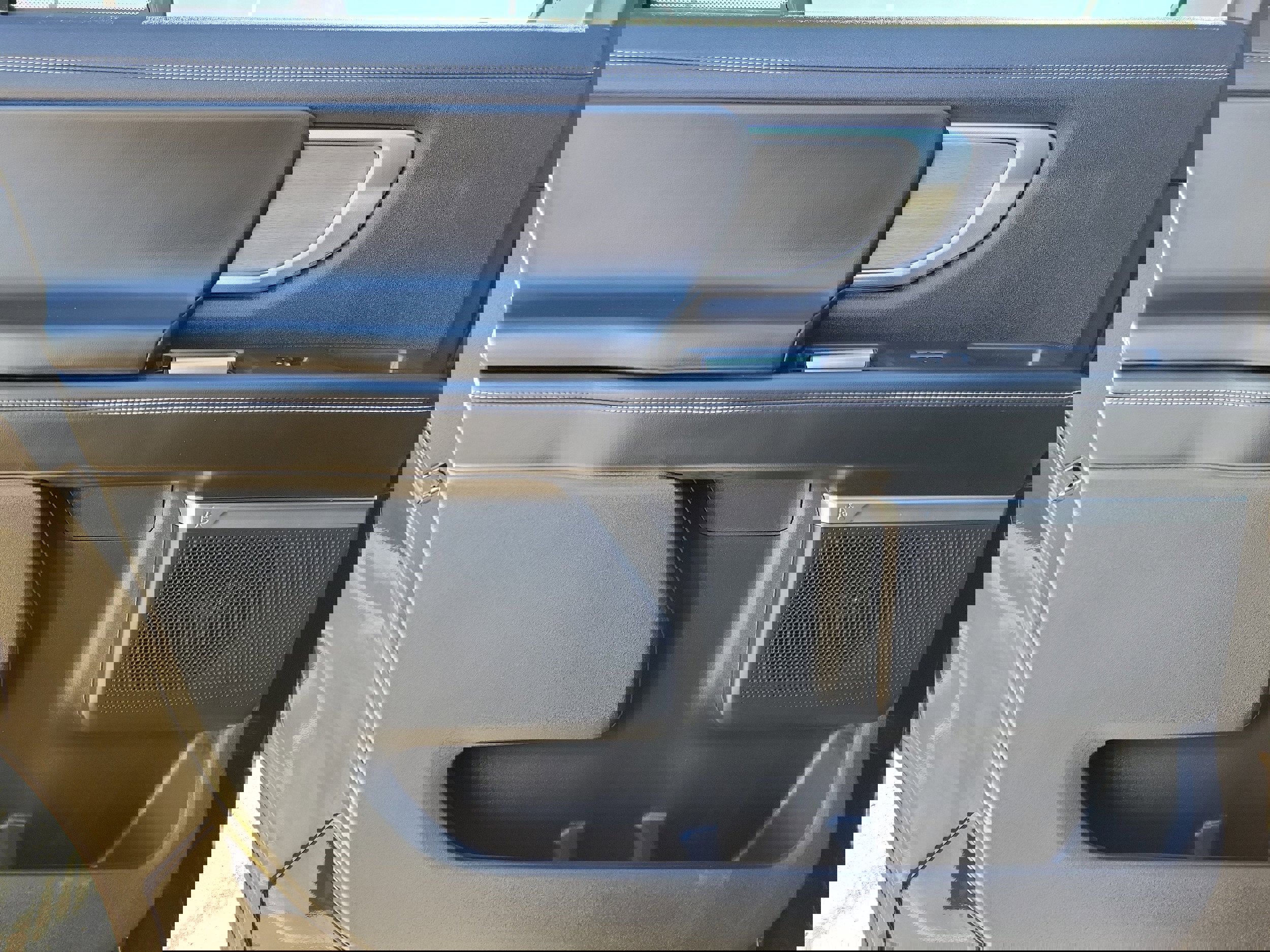 Certified 2025 Ford Expedition Max Platinum image 13