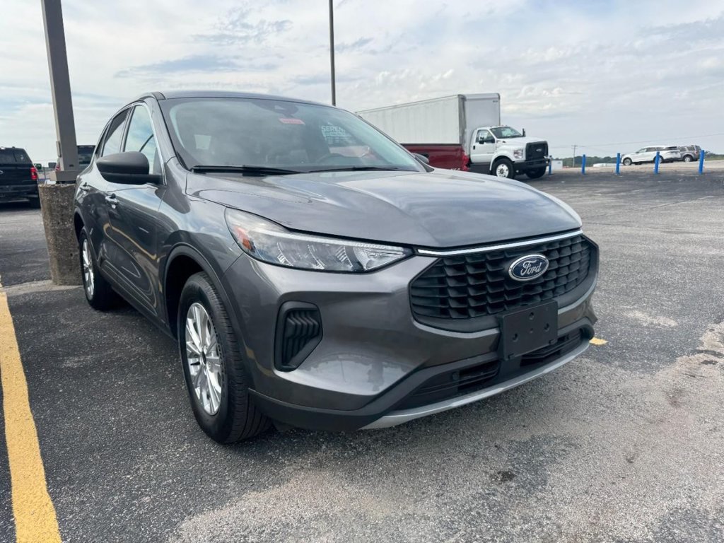 Certified 2023 Ford Escape Active AWD/4WD image 2