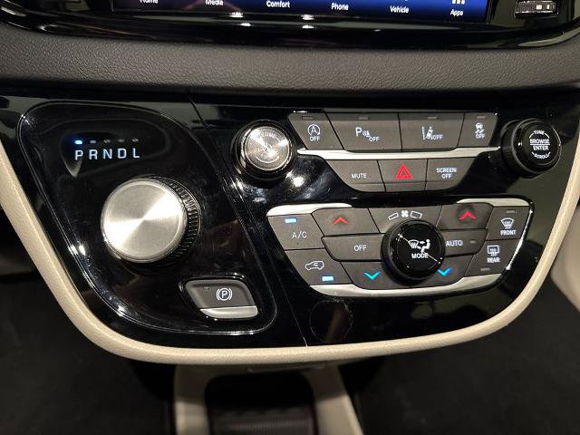 Used 2024 Chrysler Pacifica Touring-L FWD image 28