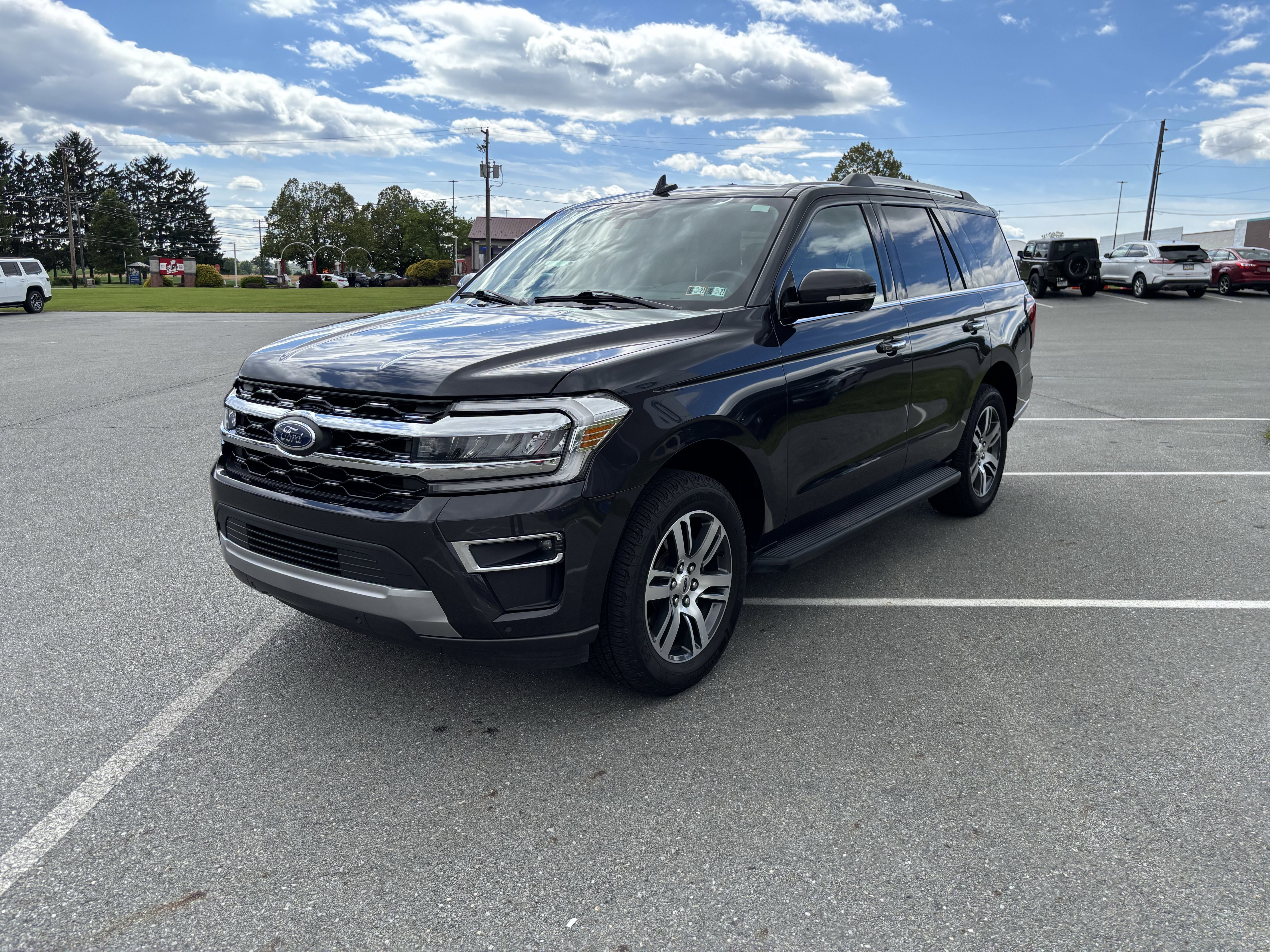 Certified 2024 Ford Expedition Limited AWD/4WD image 3