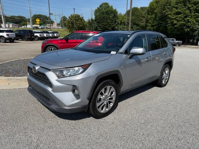 Used 2020 Toyota RAV4 XLE Premium FWD image 4