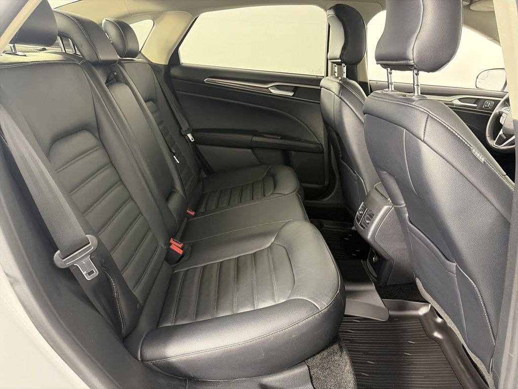 Certified 2018 Ford Fusion SE w/ Fusion SE Technology Package image 29