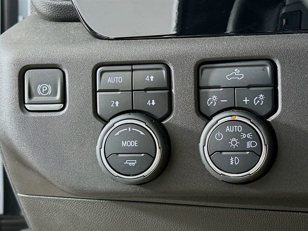 Used 2024 Chevrolet Silverado 1500 LT Trail Boss w/ Convenience Package II AWD/4WD image 27