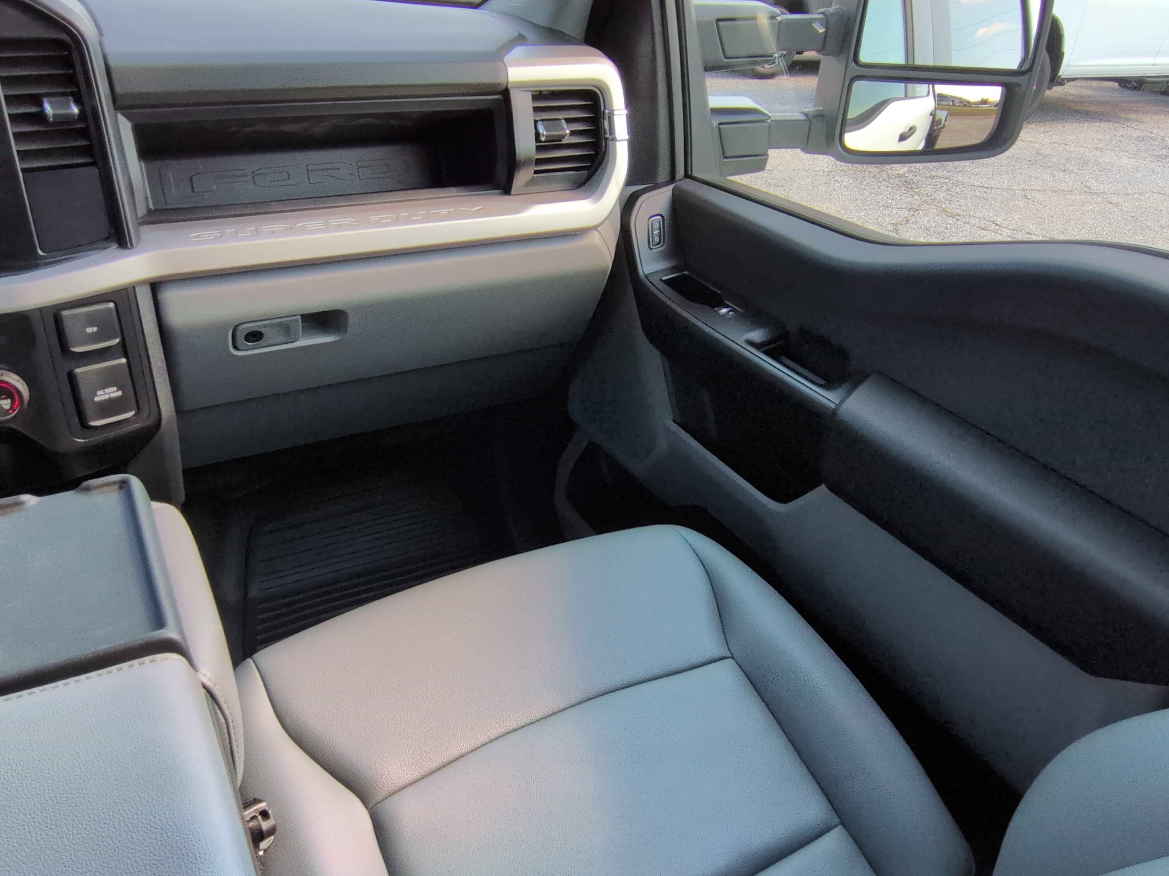 Certified 2025 Ford F350 XL w/ XL Chrome Package AWD/4WD image 15